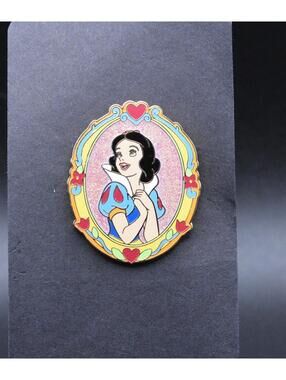 Disney Cameo Series 2 Snow White LE 500 Pin (C3)